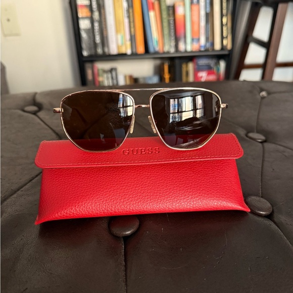Guess Women's Sunglasses with Red Case - Picture 1 of 3